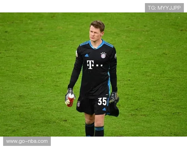 拜仁2-1巴黎战术复盘:十人防守韧性凸显,诺伊尔屡救单刀 拜仁2-1巴黎战术复盘:十人防守韧性凸显,诺伊尔屡救单刀