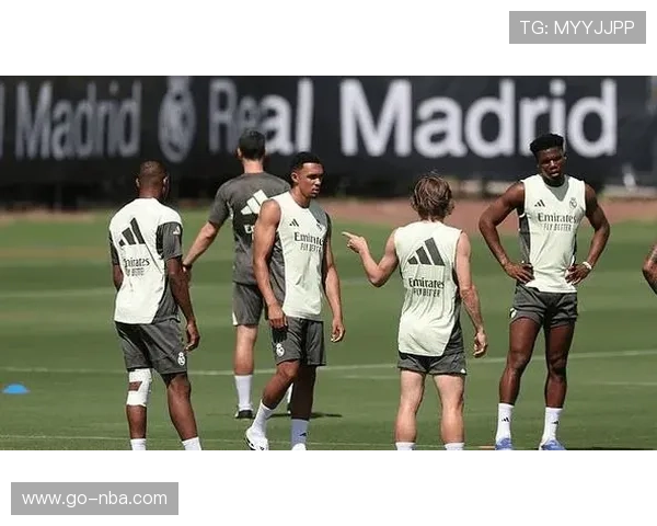 特伦特获皇马全队力挺,两堂训练课展现价值赢得队友信任 特伦特获皇马全队力挺,两堂训练课展现价值赢得队友信任