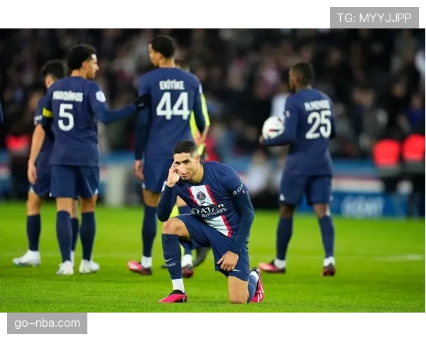 巴黎圣日耳曼赛前训练测试3-4-3新阵,恩里克寻求欧冠出局后联赛回应